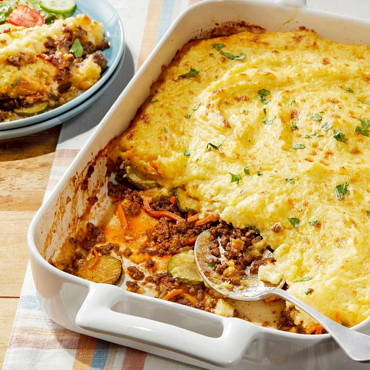Baked Shepherd's Pie with Ground Beef and Vegetable Medley