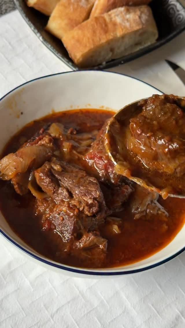 Slow-Cooked Greek Beef Stifado with Shallots and Red Wine