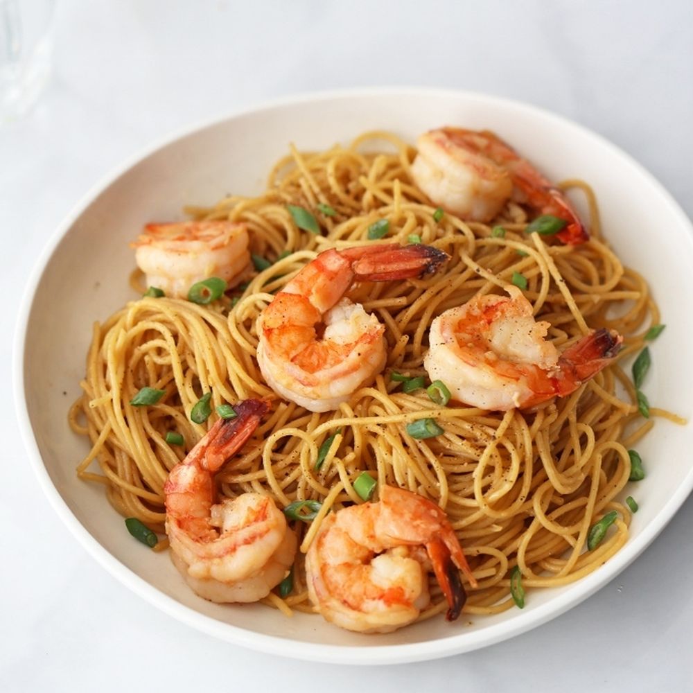 Sautéed Shrimp and Garlic Noodles with Chili Flakes