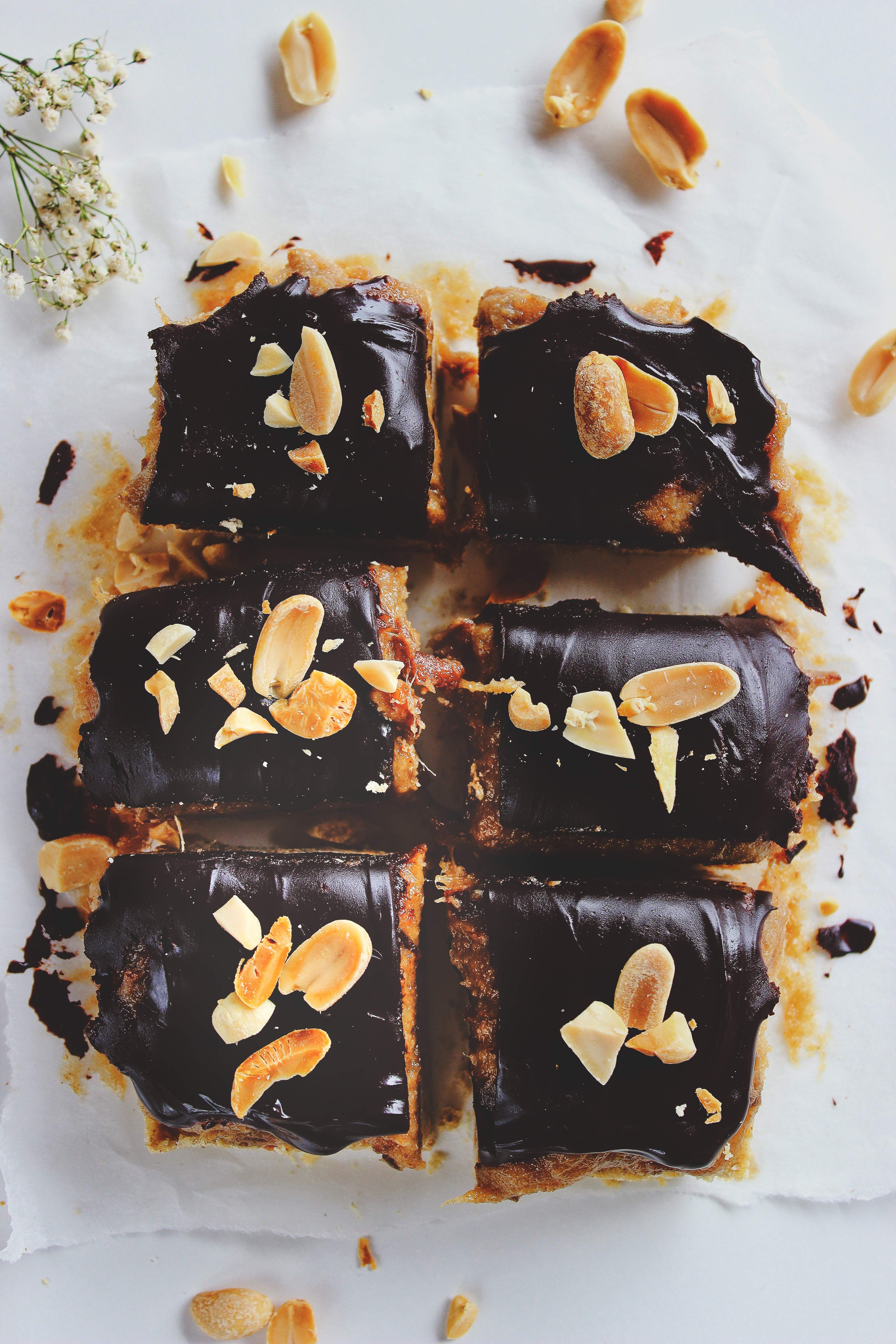 No-Bake Chocolate Caramel Slice with Roasted Peanuts