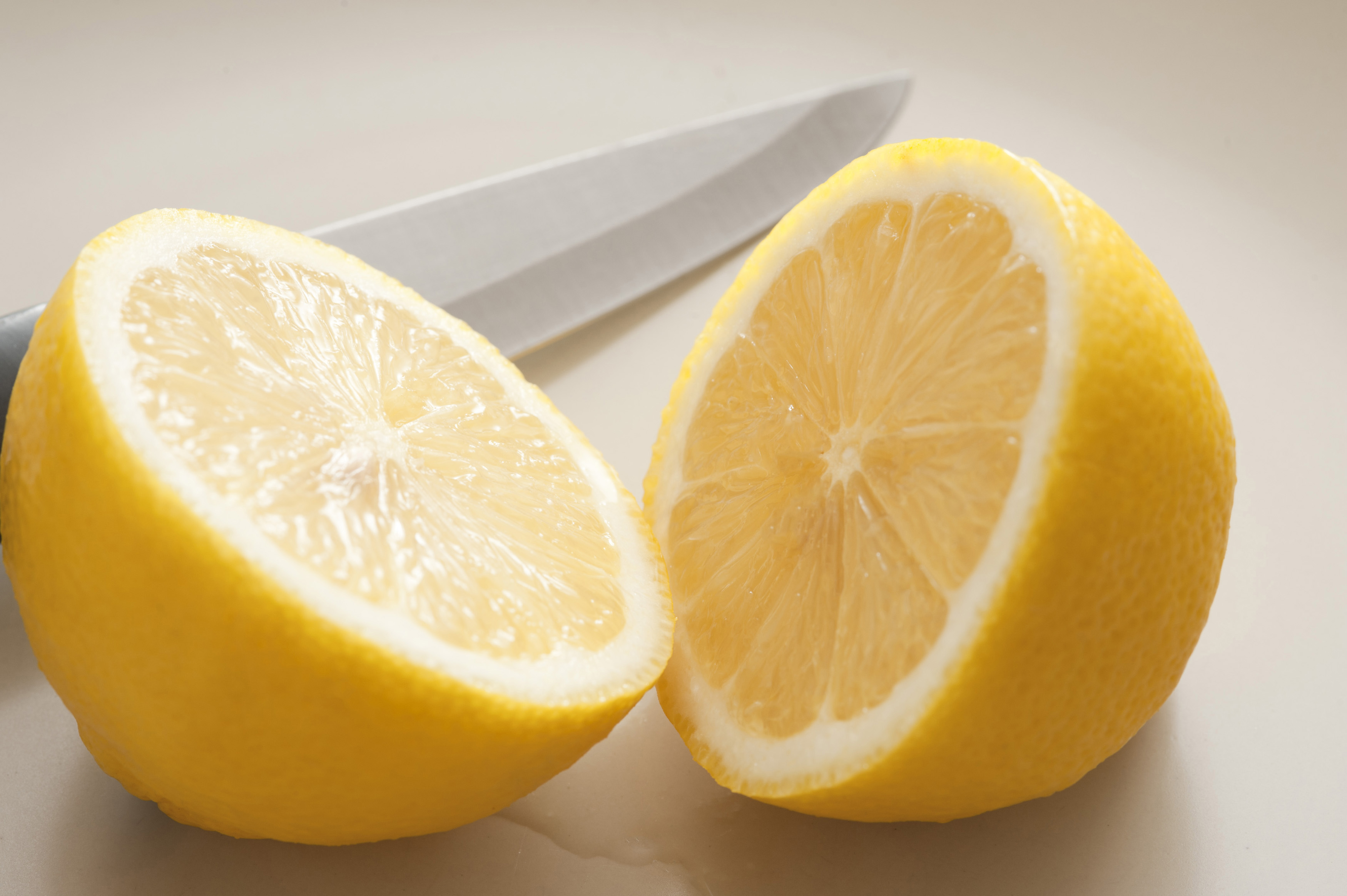 Divided Sour with Half Orange and Half Lemon