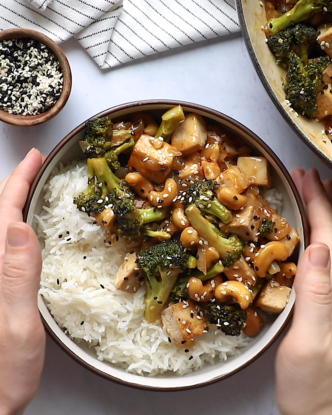 Stir-Fried Tofu with Broccoli and Cashews in Garlic-Soy Sauce