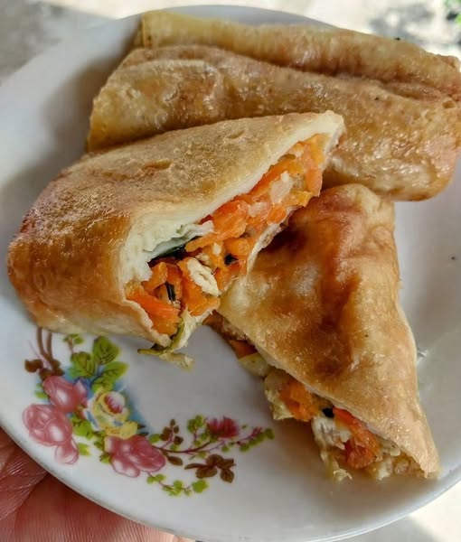 Pan-Fried Lumpia with Garlic and Carrot Filling