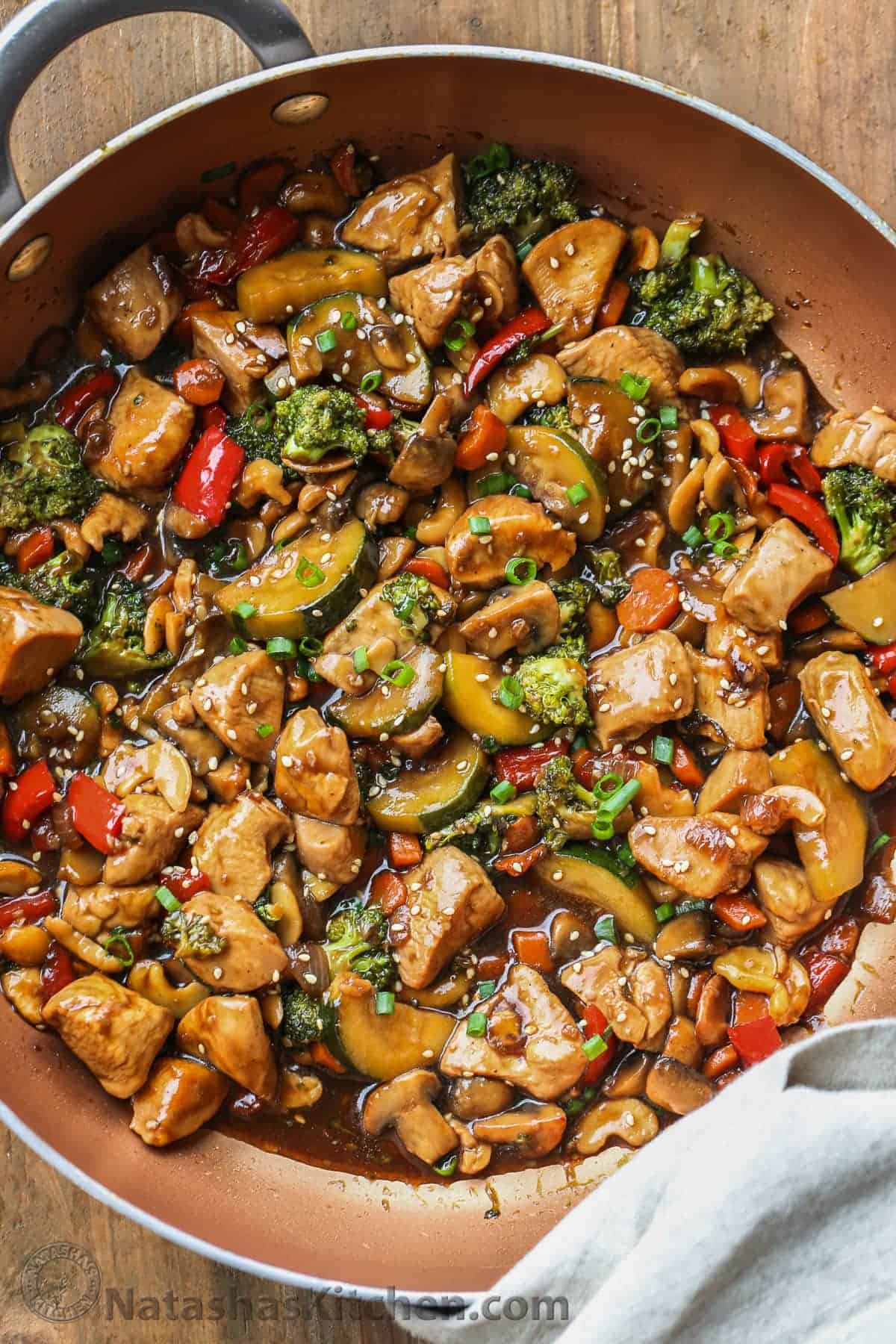 Quick Stir-Fried Aussie Chicken with Garlic and Veggies