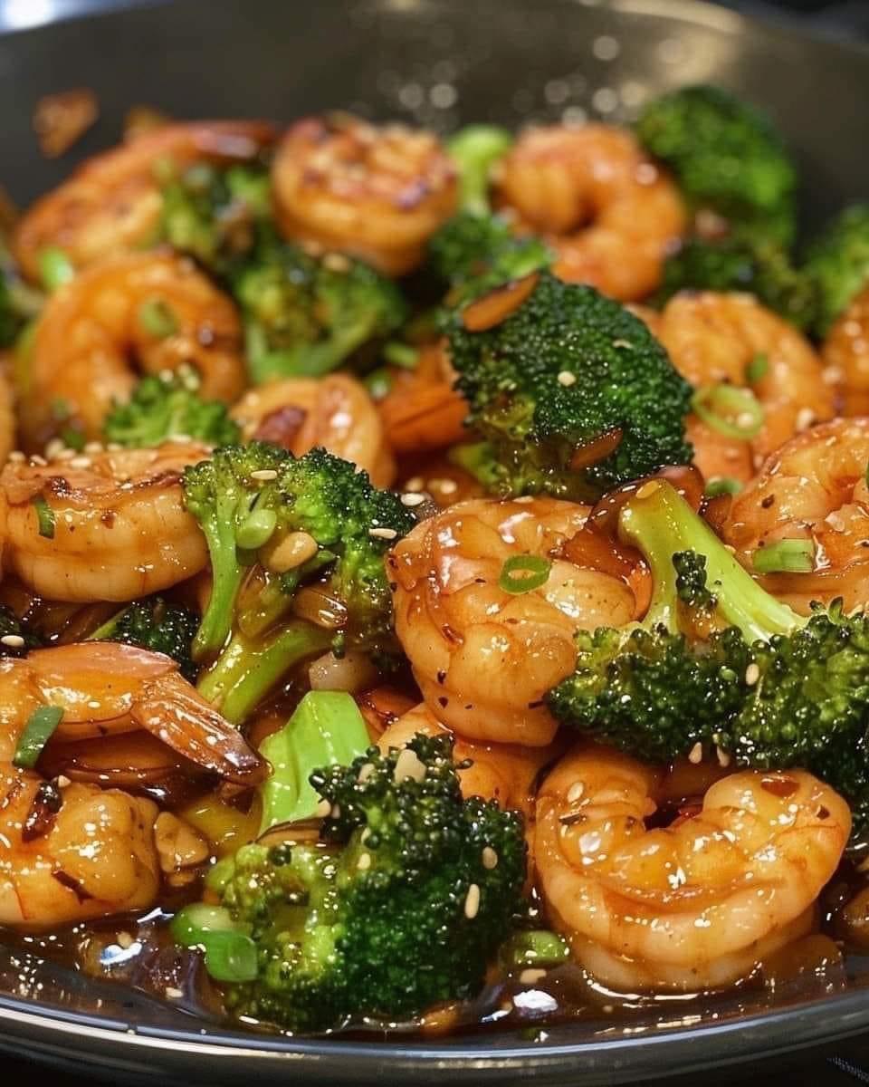 Quick Shrimp Stir-Fry with Garlic and Broccoli