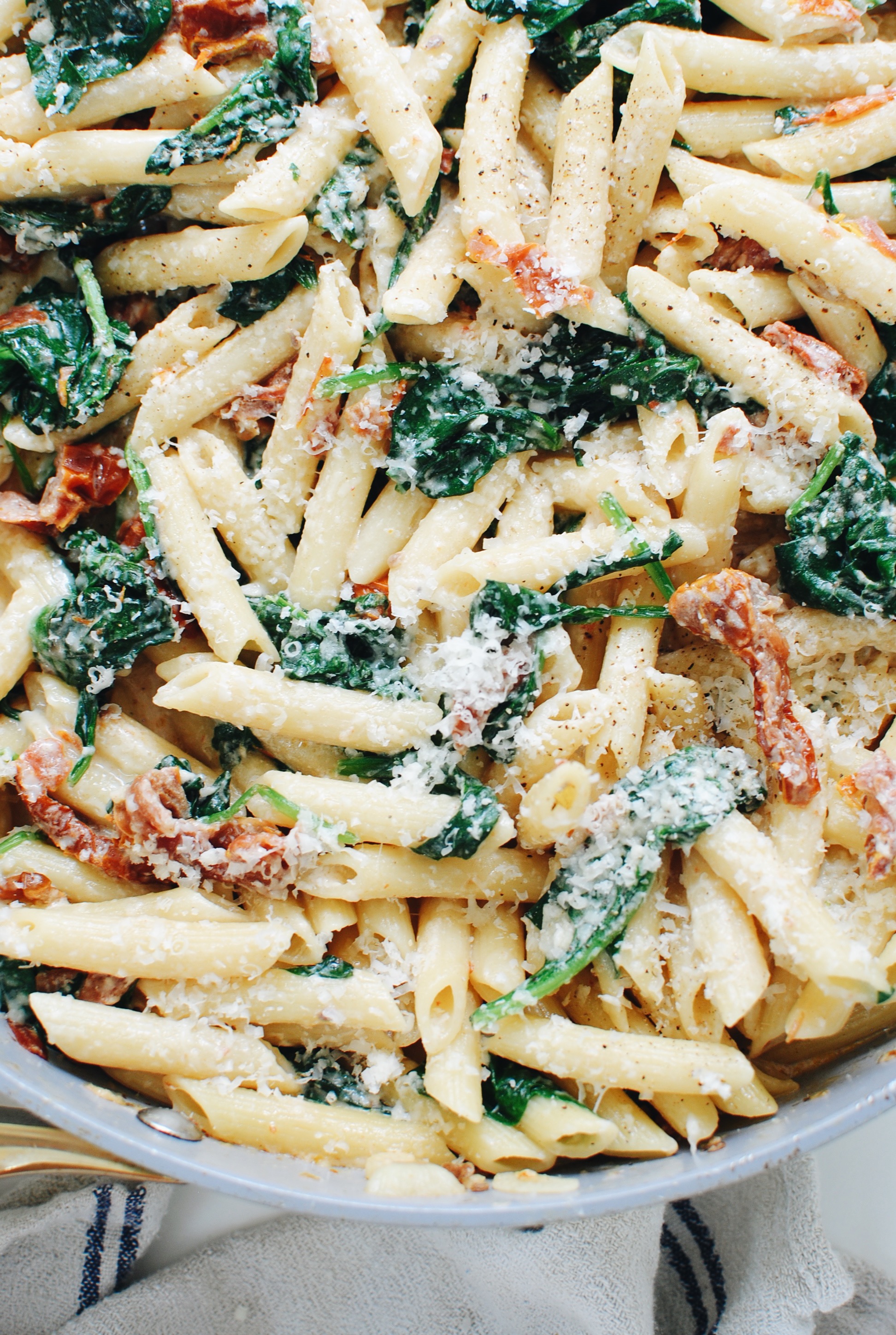 One-Pot Cheesy Tomato and Spinach Penne