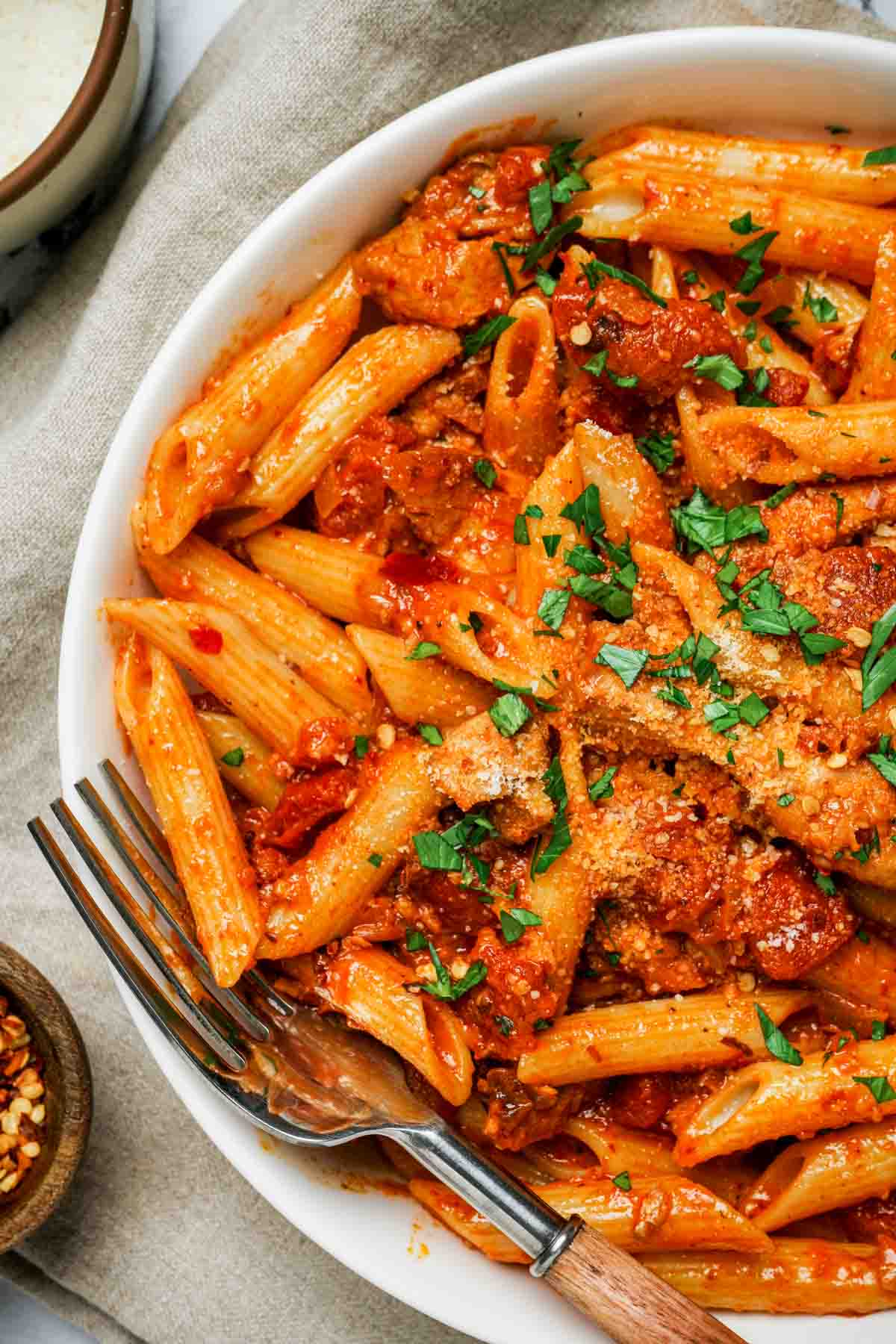One-Pot Spicy Chicken and Tomato Penne