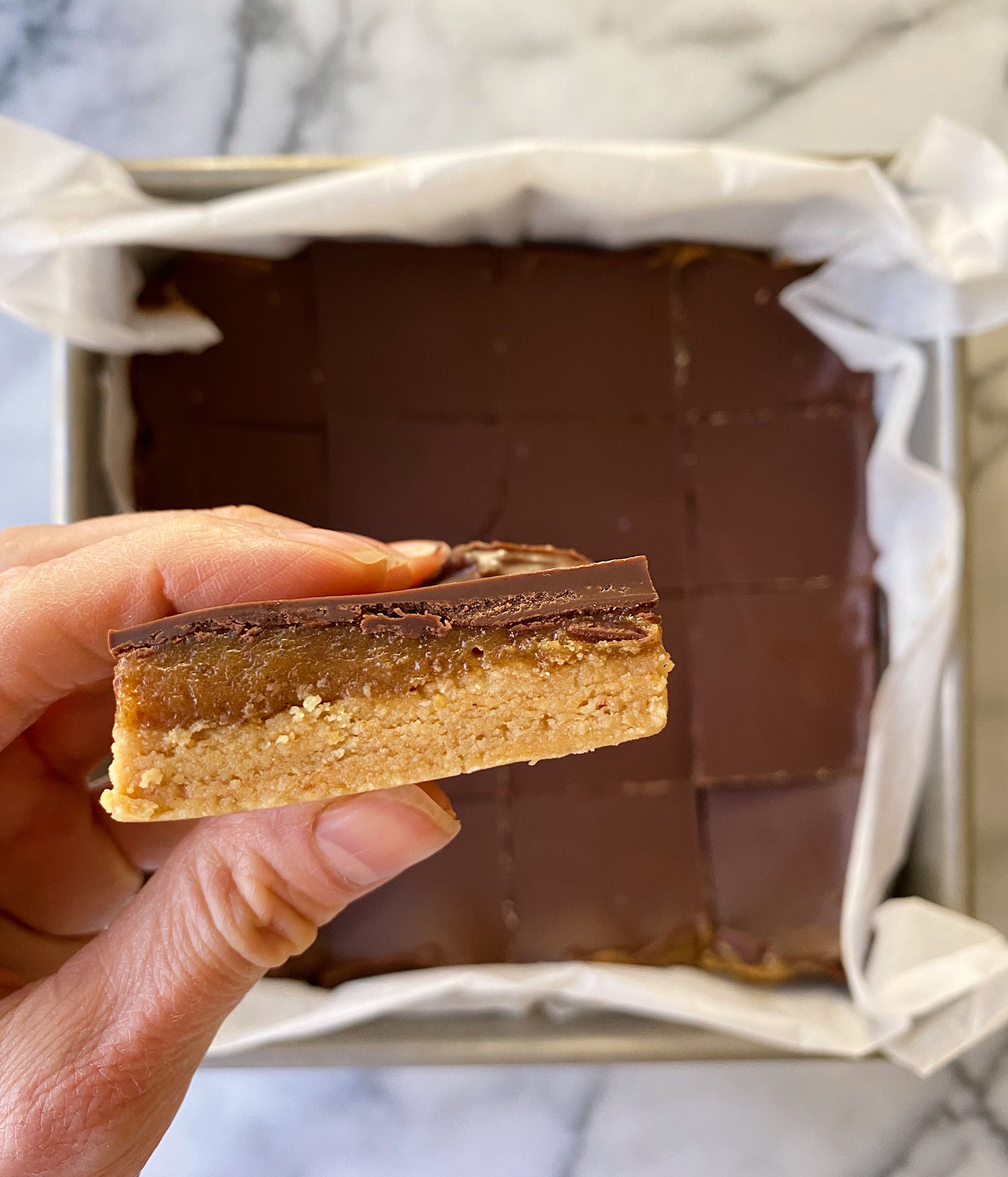 No-Bake Chocolate Peanut Caramel Slice