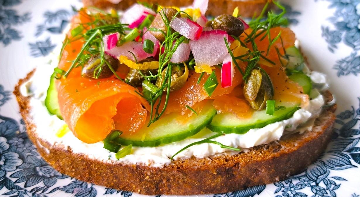 Nordic-Inspired Rye Bread Open Sandwich with Smoked Salmon