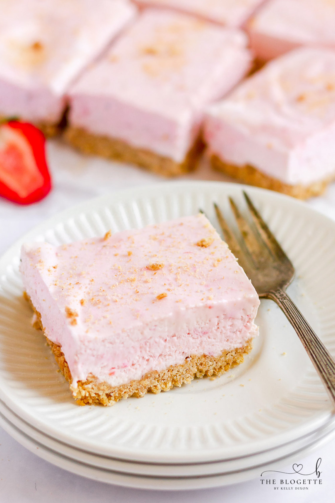 No-Bake Strawberry Cheesecake Bars with Graham Cracker Crust