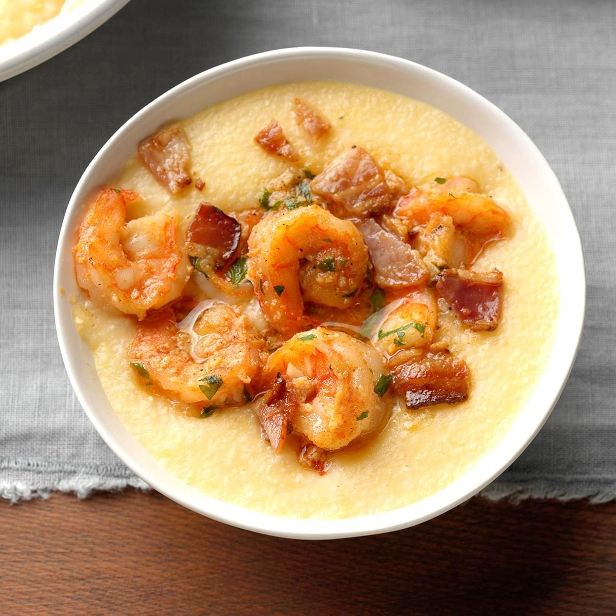 Jazzy Cajun Shrimp and Grits Skillet