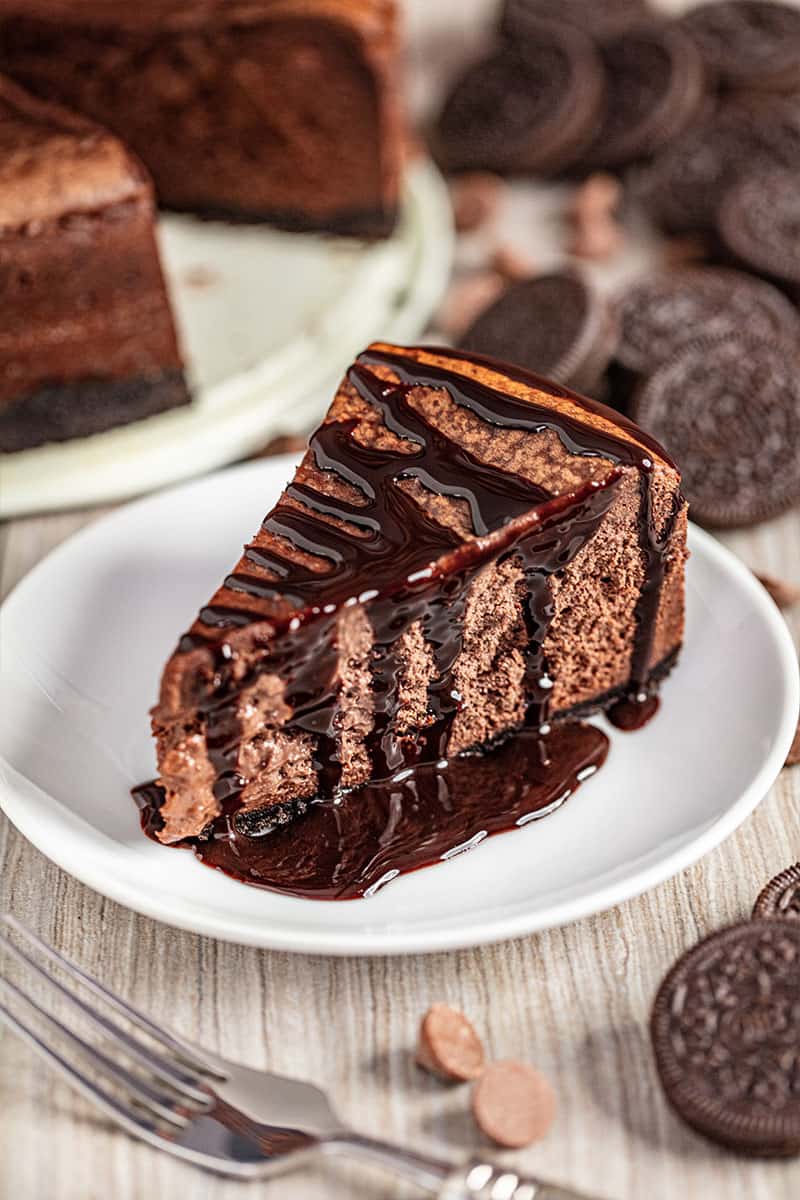 No-Bake Chocolate Cheesecake with Oreo Crust