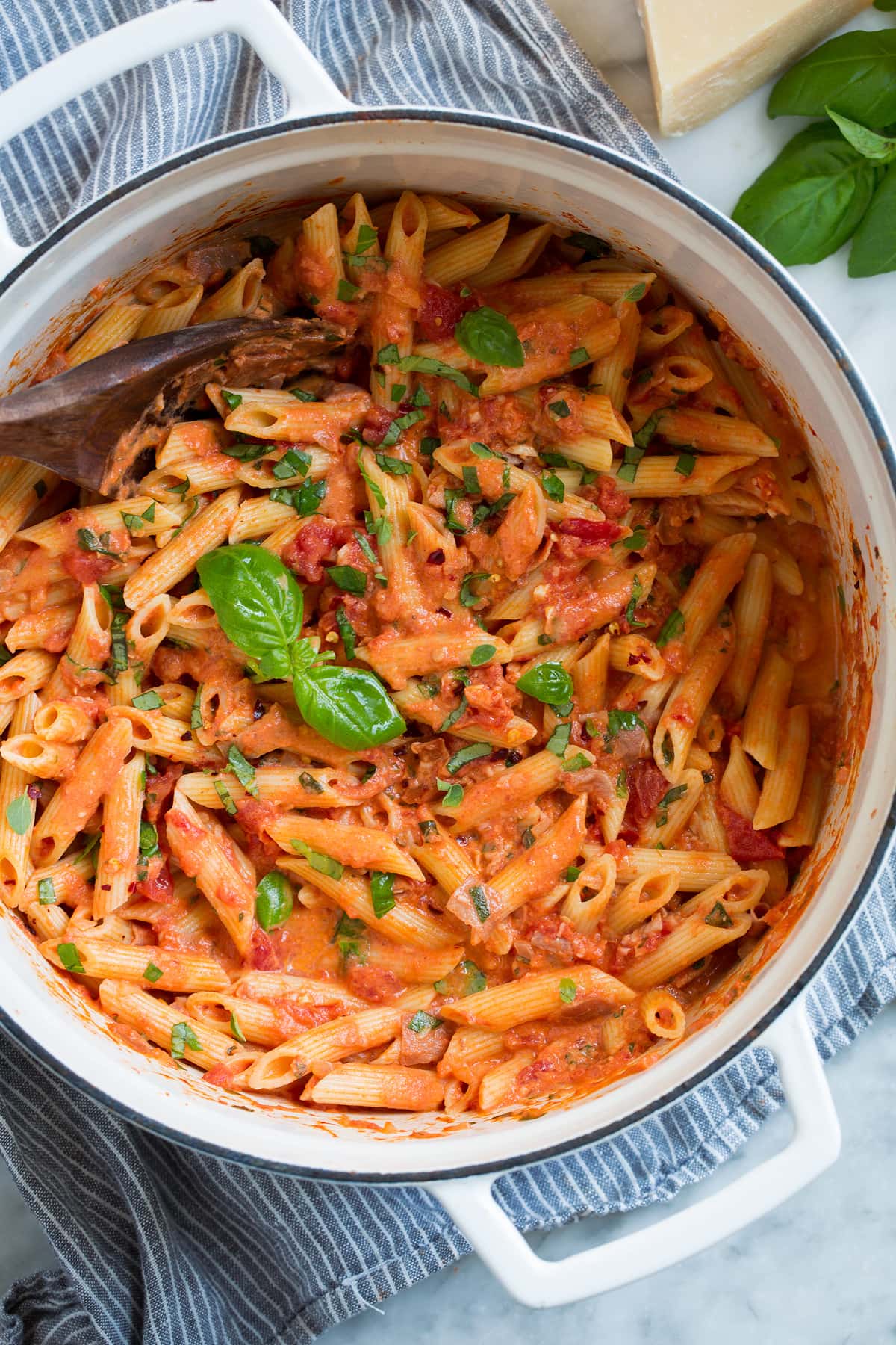 Vodka-Infused Tomato Basil Pasta with Garlic Butter Sauce