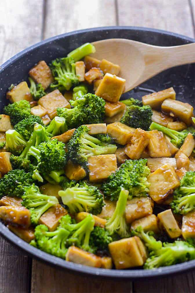 Stir-Fried Tofu and Broccoli with Garlic and Soy