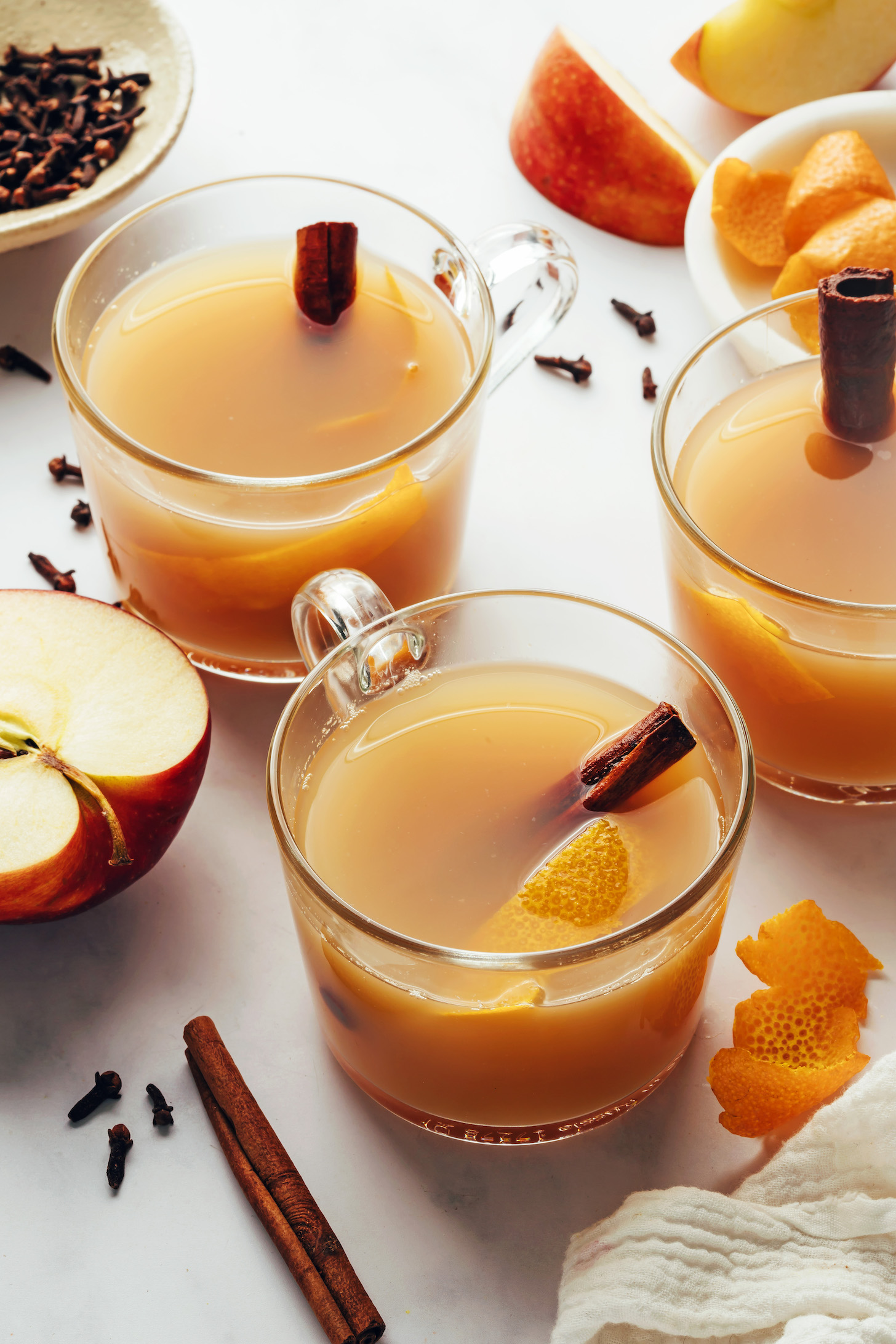 Warm Cinnamon-Spiced Apple Cider