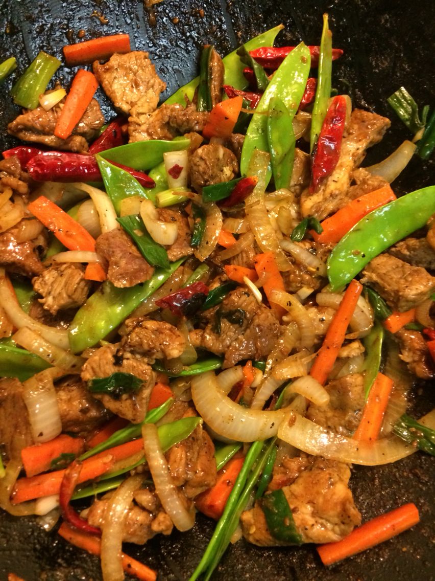 Stir-Fried Popular Pork with Bell Peppers and Garlic