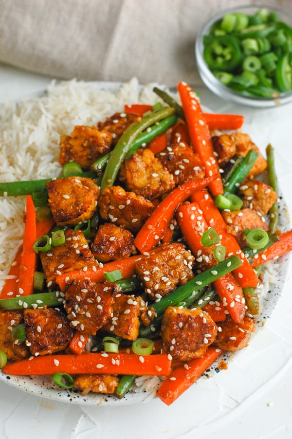 Pan-Fried Sesame Peanut Tempeh Stir-Fry
