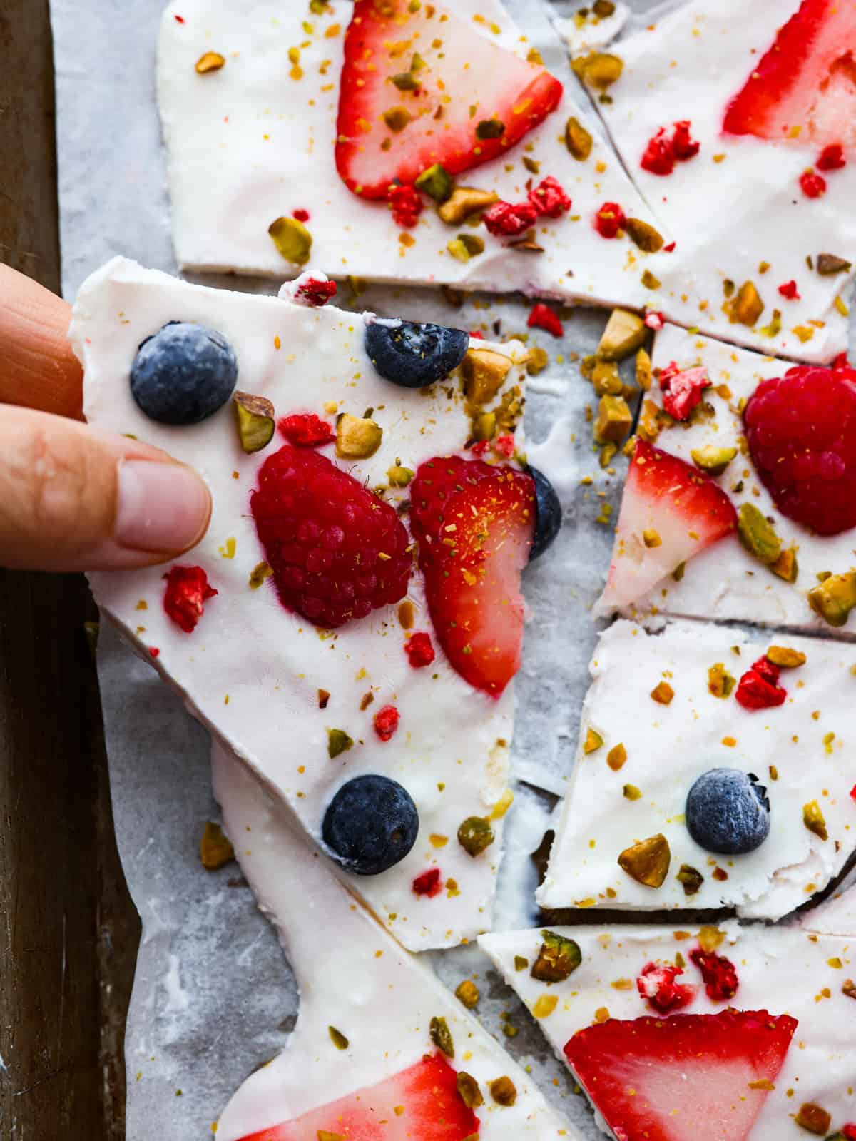 Snowflake Blueberry and White Chocolate Frozen Yogurt Bark