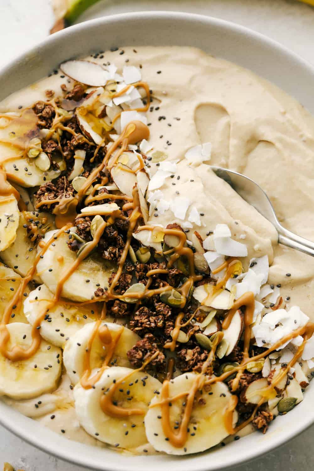 Creamy Banana and Peanut Butter Smoothie Bowl