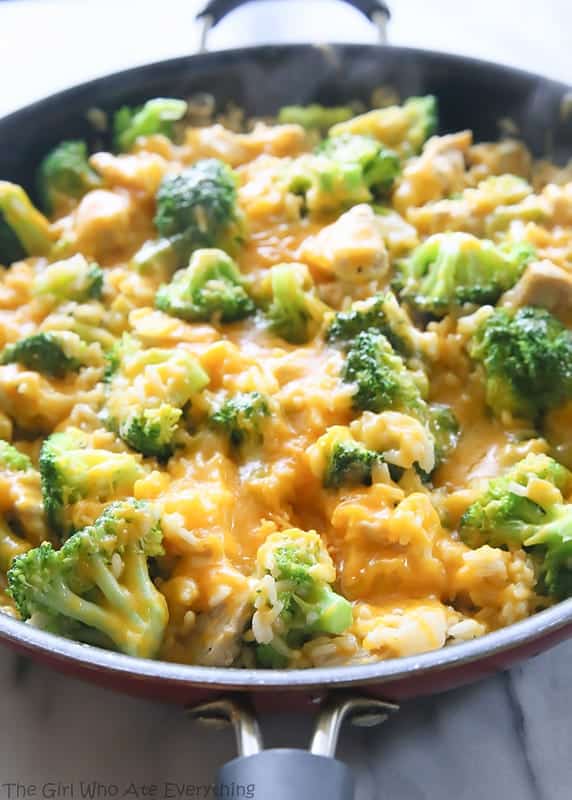 One-Pot Cheesy Chicken and Broccoli Rice Skillet