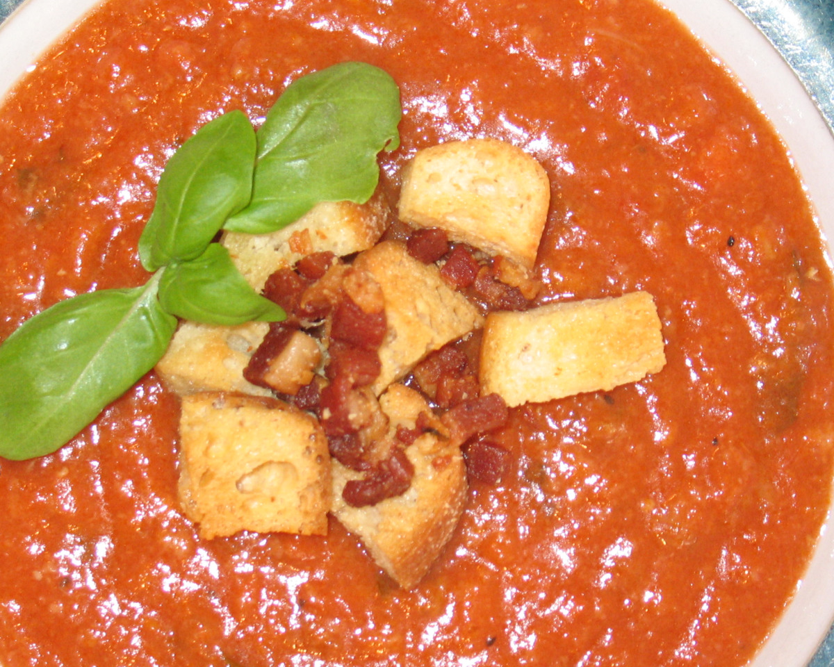 Italian Herb-Infused Tomato and White Bean Soup