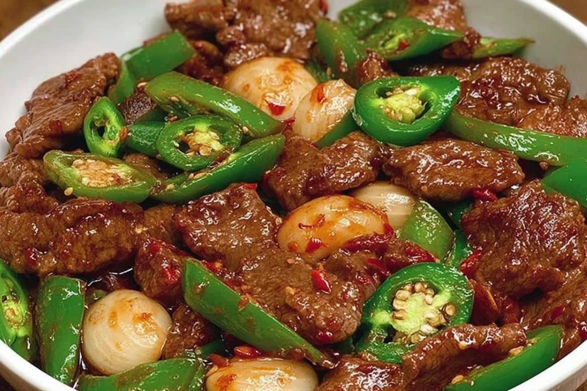 Stir-Fried Beef with Garlic and Chili