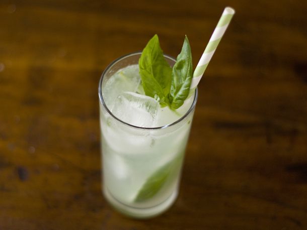 Shaken Basil-Lime Gin Fizz