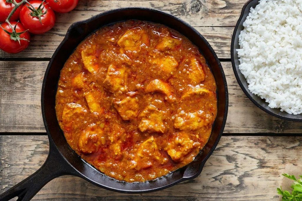 Pan-Seared Chicken with Popular Spicy Tomato Sauce