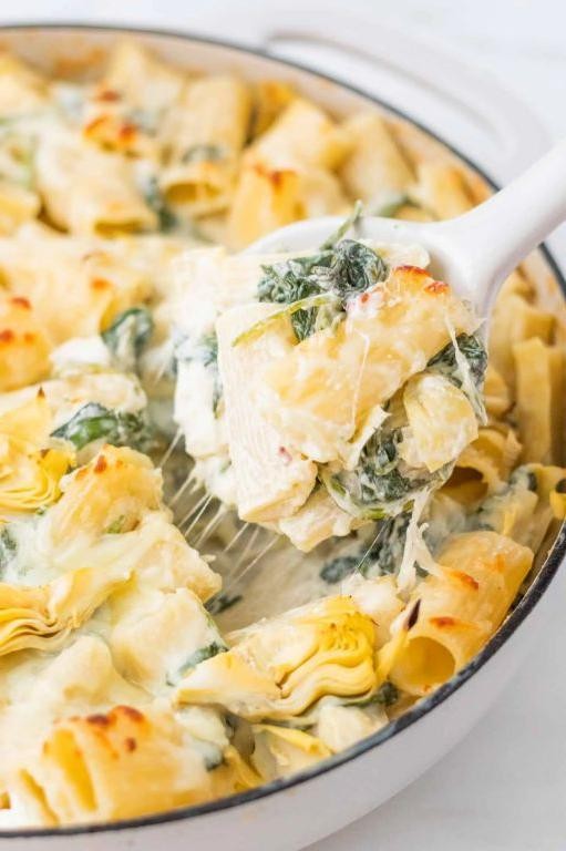 Three-Cheese Spinach Pasta with Crispy Garlic