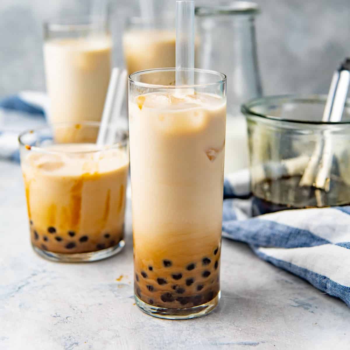White Dust Bubble Tea with Tapioca Pearls