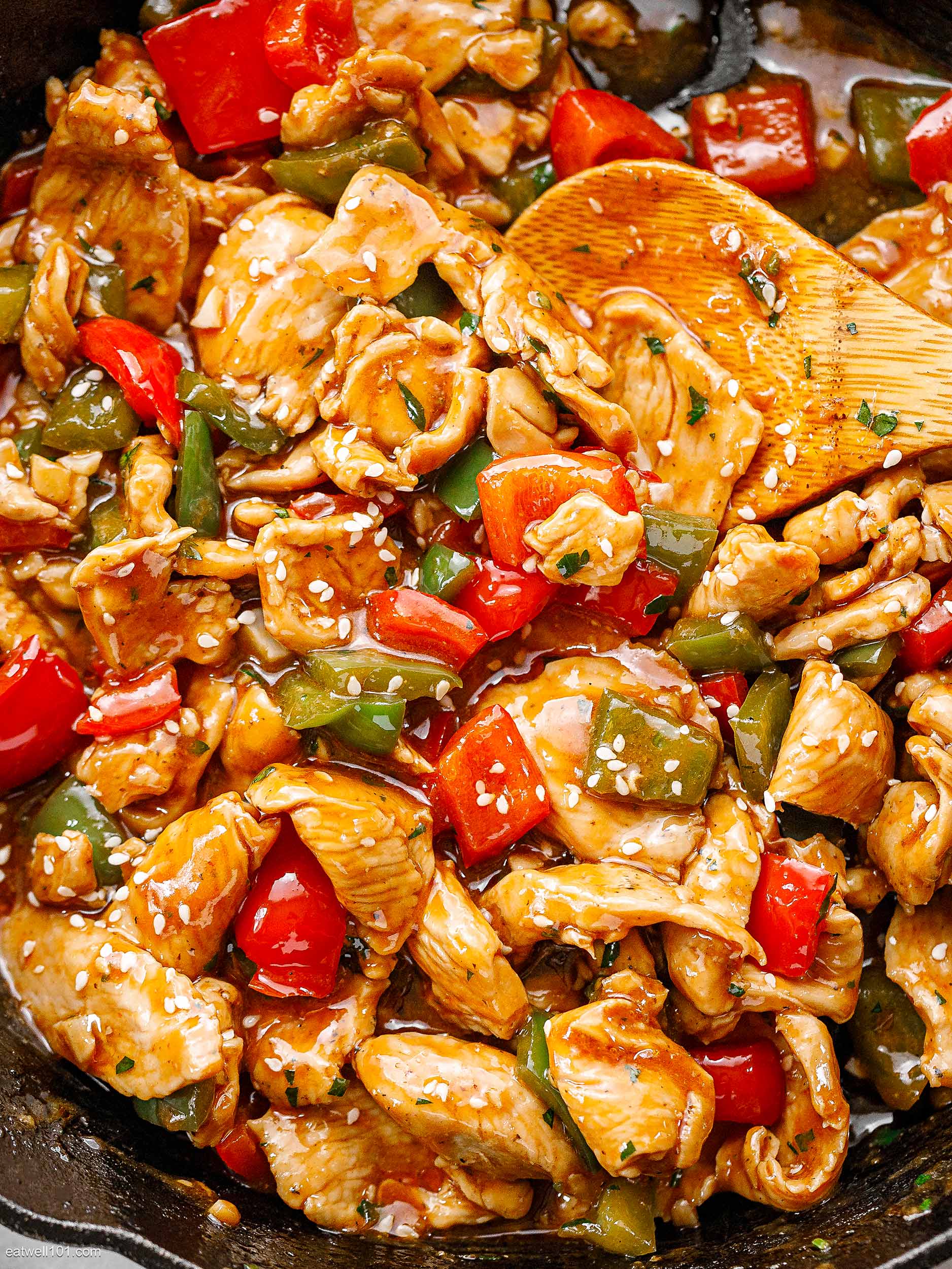 Stir-Fried Chicken with Spicy Garlic and Bell Peppers