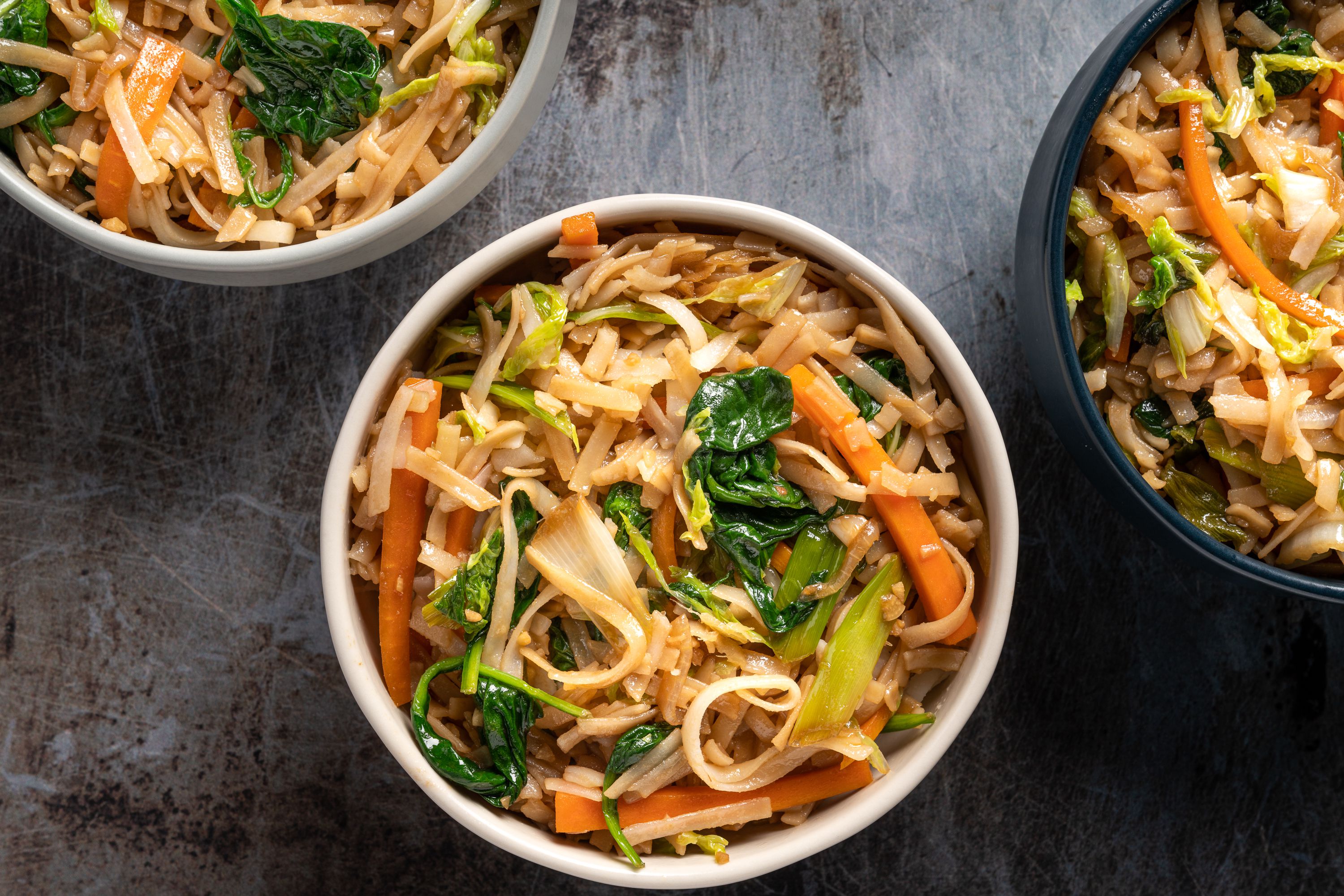 Rice Noodle Stir-Fry with White Dust Spice Blend and Vegetables