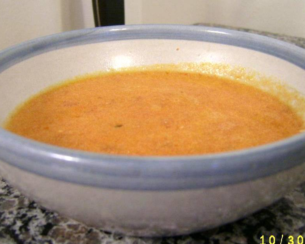 Harmonic Tomato-Cream Soup with Layered Flavors