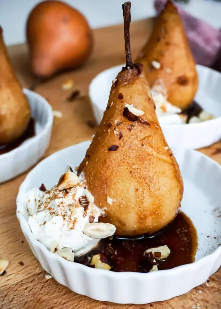 Vanilla Chai-Spiced Poached Pears
