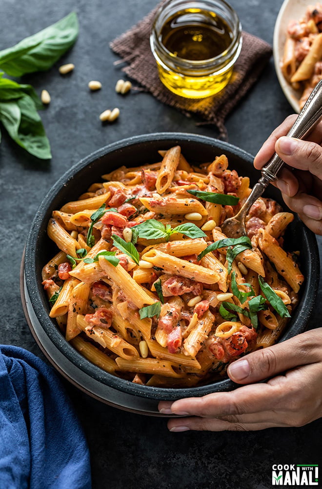 Italian One-Pot Creamy Tomato Basil Pasta