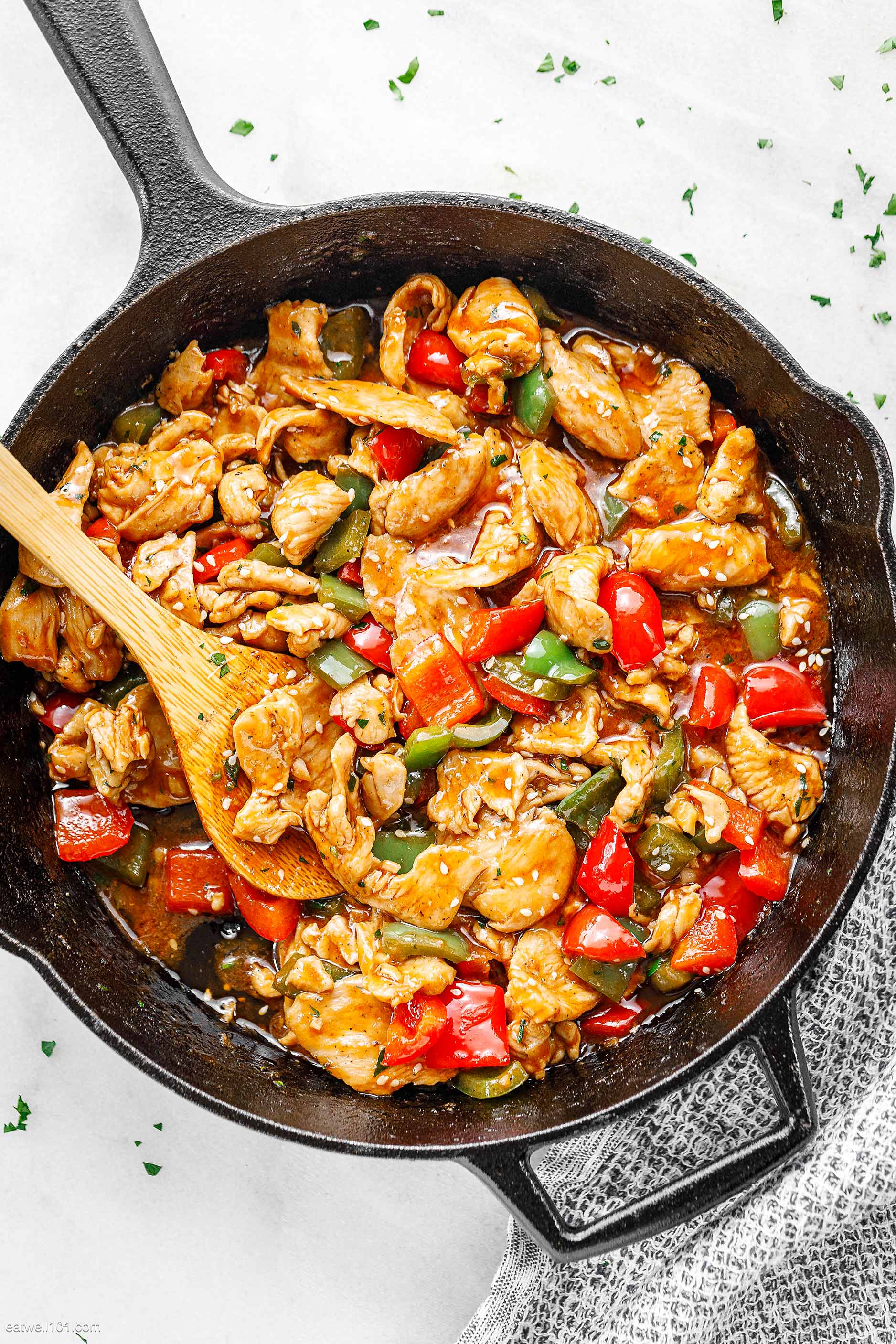 Stir-Fried Chicken with Ginger and Bell Peppers