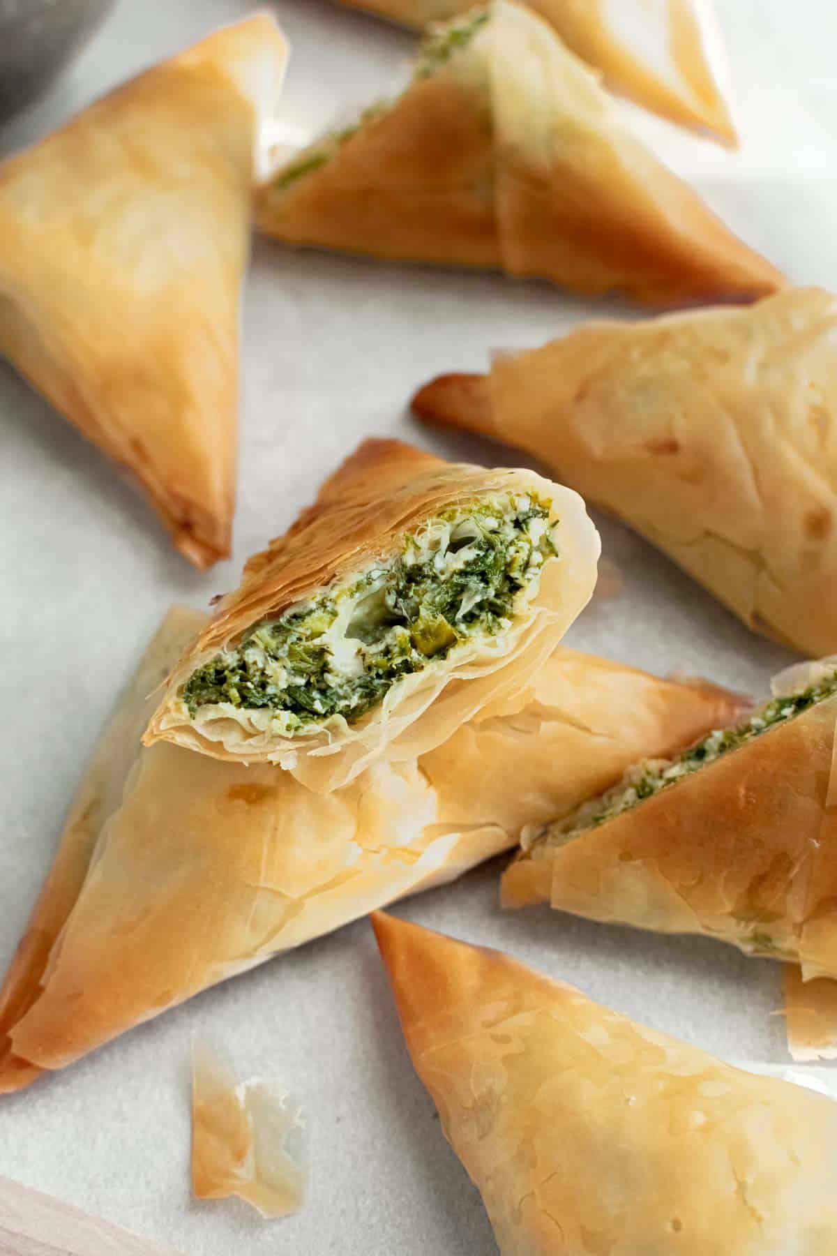 Oven-Baked Spanakopita Triangles with Spinach and Feta