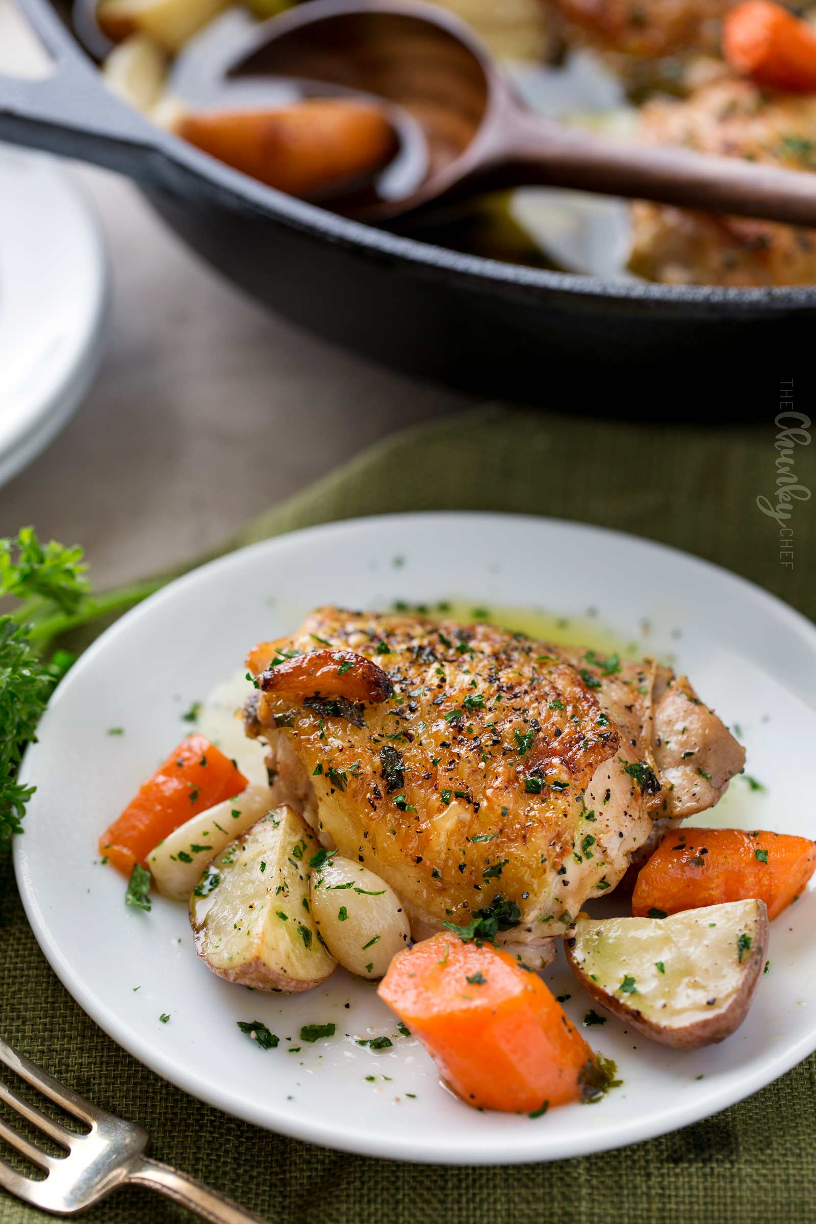 One-Pan Roasted Chicken with Carrots and Garlic