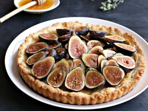 Oven-Roasted Honey Fig and Almond Tart