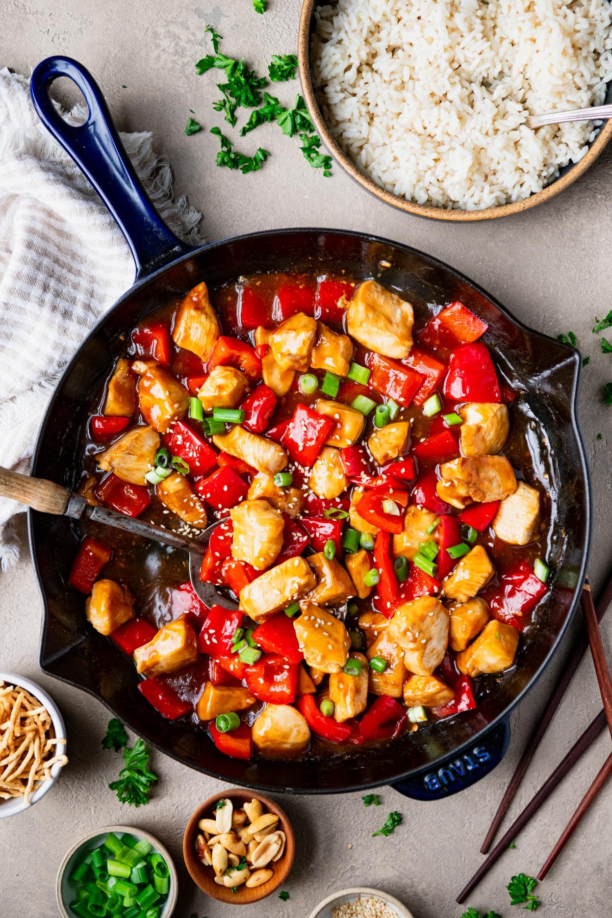 Gel-Infused Cooling Chicken Stir Fry with Bell Peppers