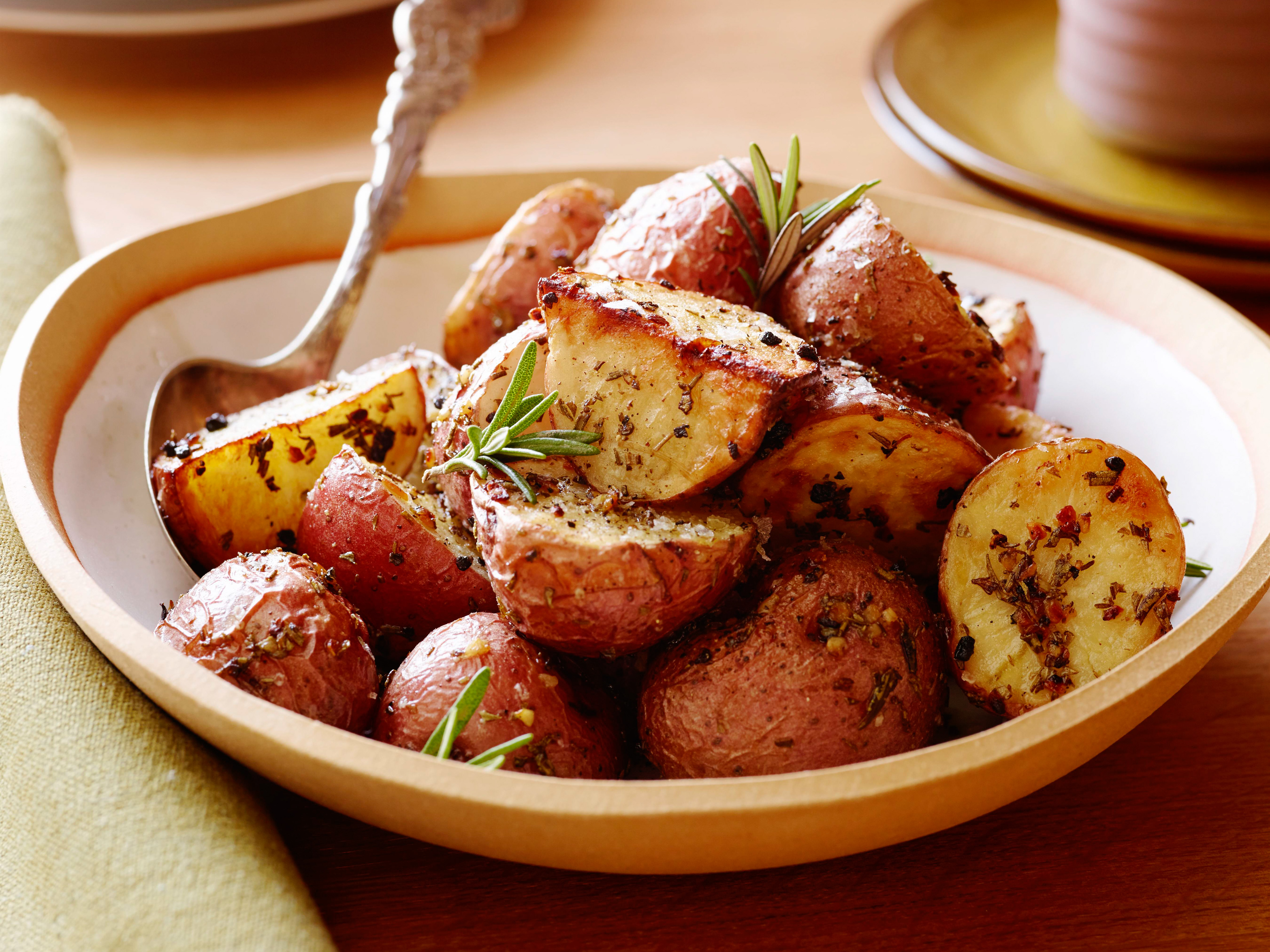 Lemon-Rosemary Roasted Potatoes with Garlic and Olive Oil