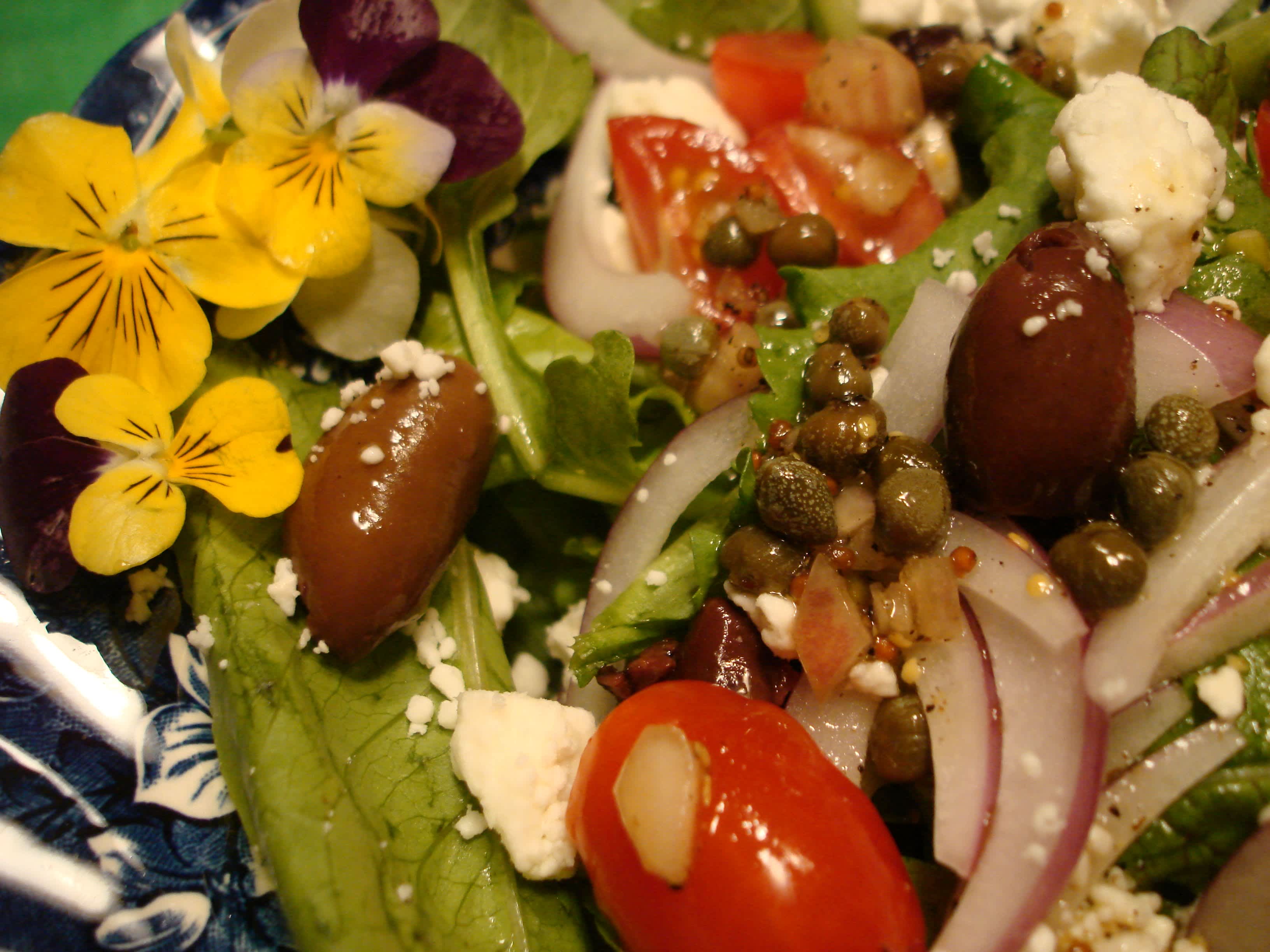 Ventilated Gel-Infused Mediterranean Salad with Lemon Vinaigrette