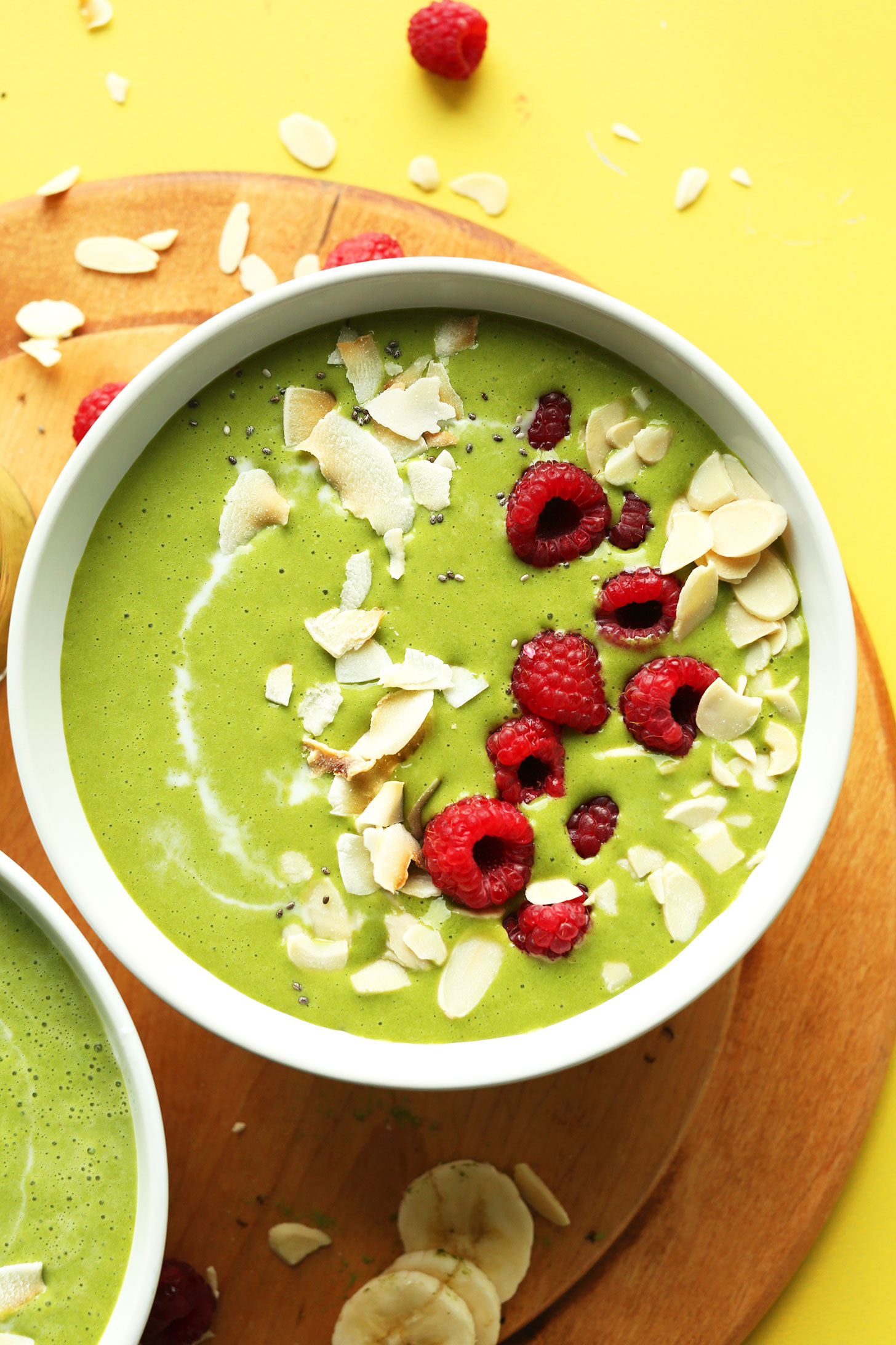 Gel-Infused Matcha Smoothie Bowl with Coconut and Berries