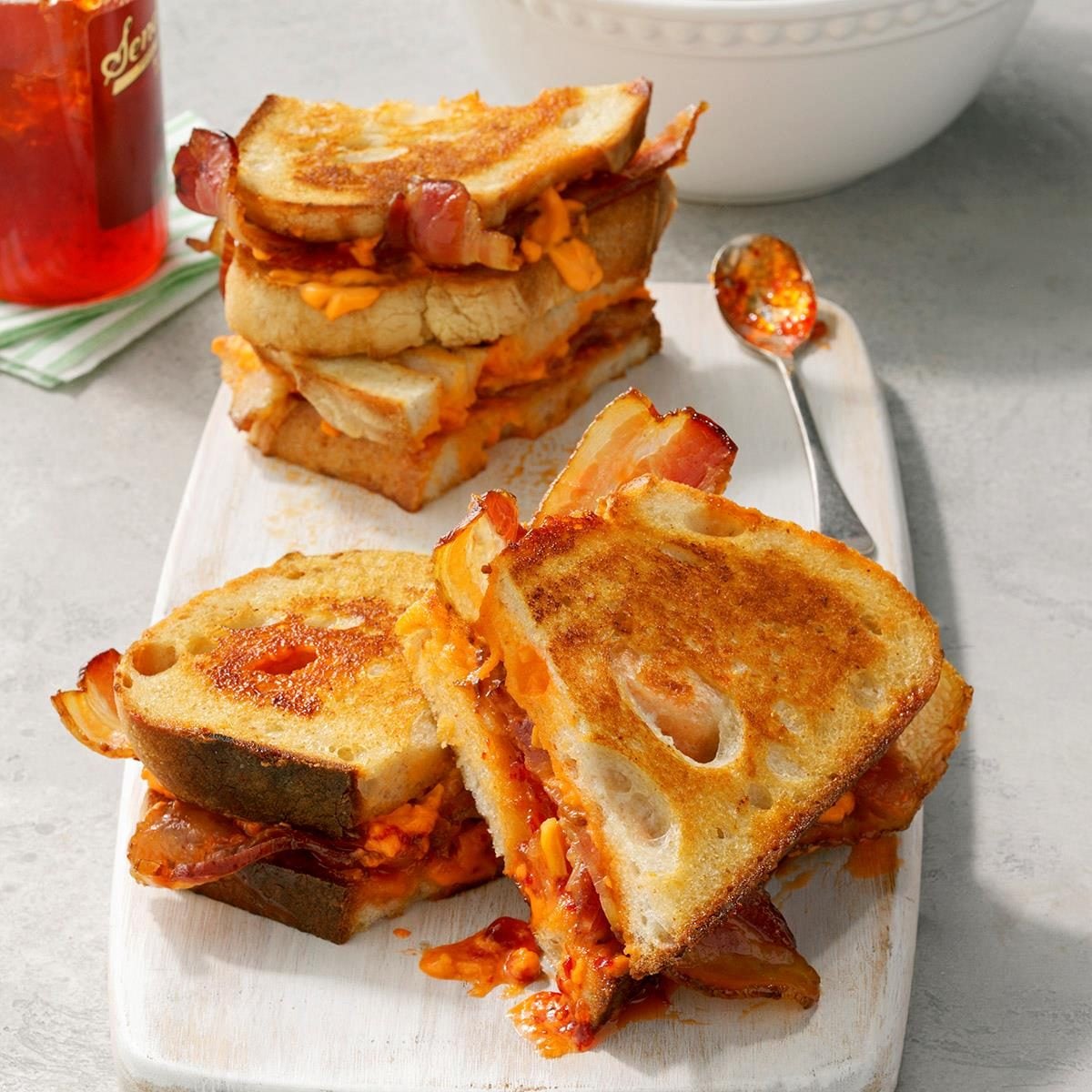 Grilled Peach and Pimento Cheese Sandwich