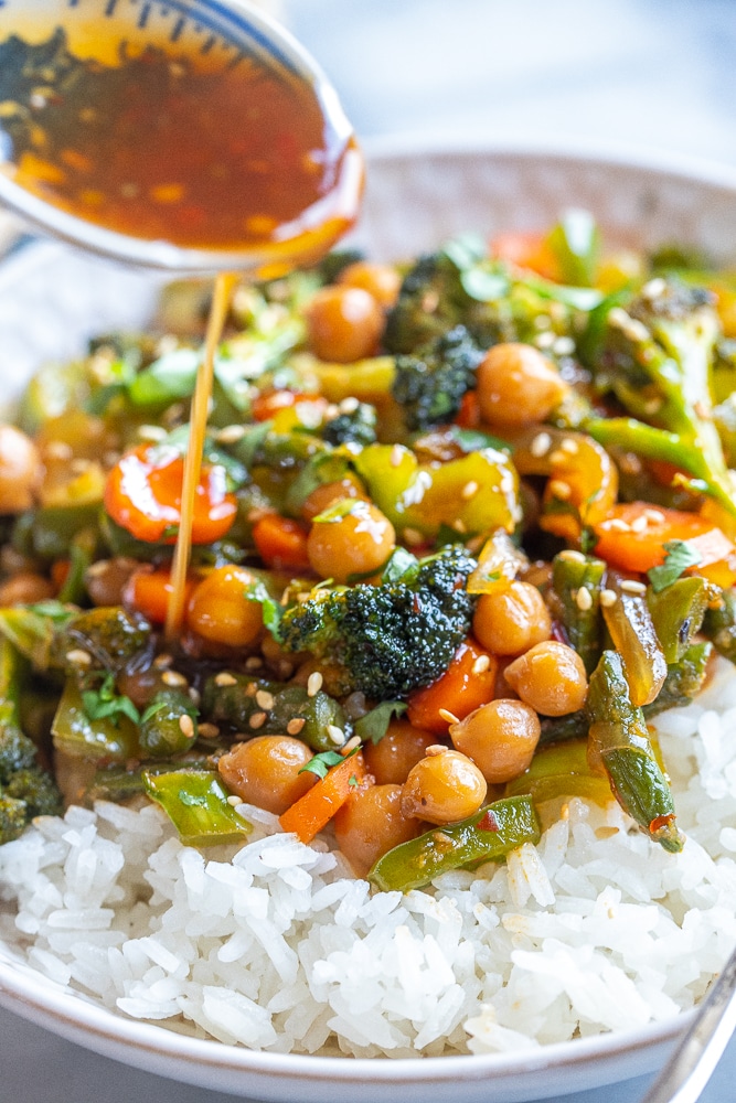 Cumin-Spiced Chickpea and Vegetable Stir Fry with Garlic