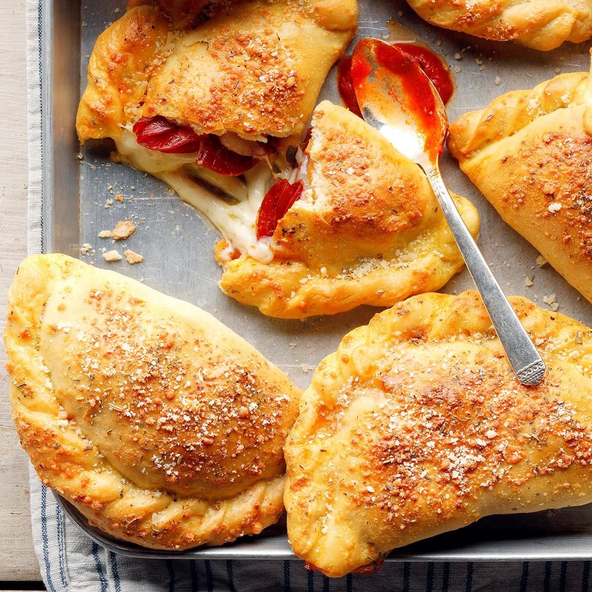 Baked Cheese and Pepperoni Pizza Pockets