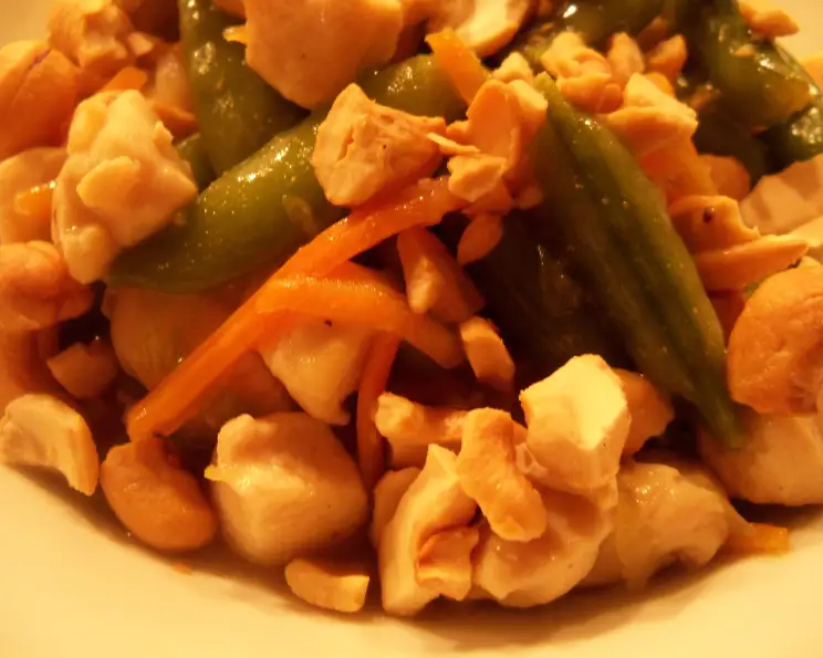 Interactive Lemon-Ginger Stir Fry with Crunchy Cashews