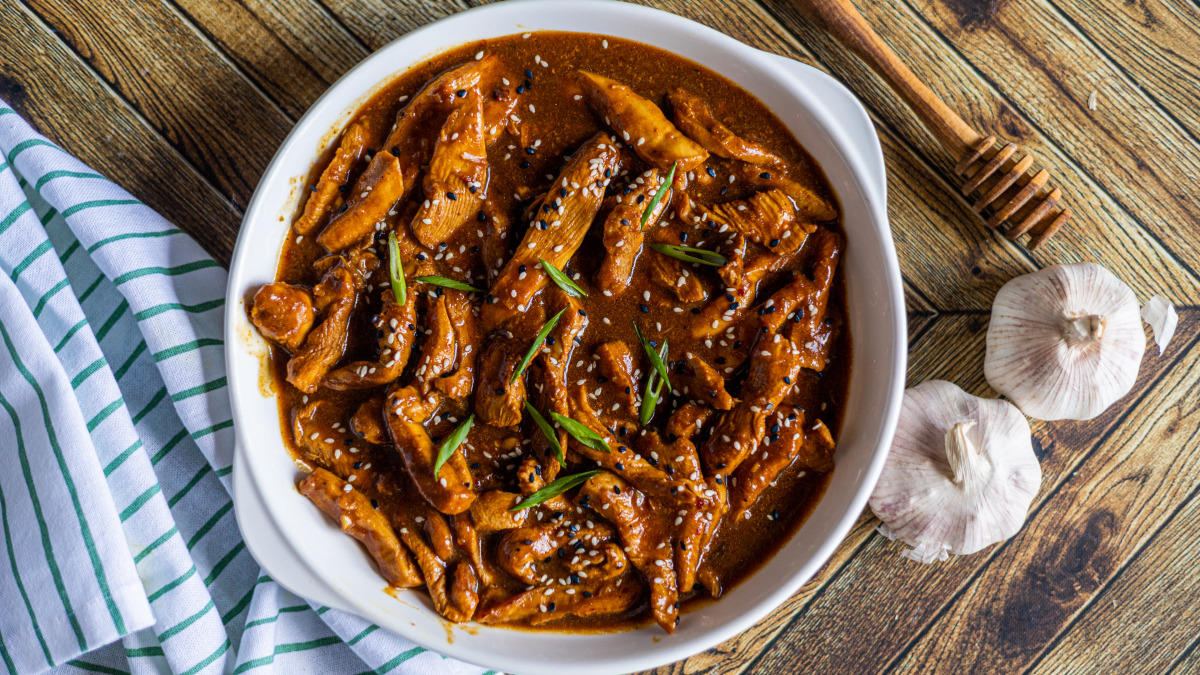 Stir-Fried Chicken with Spicy Garlic Sauce