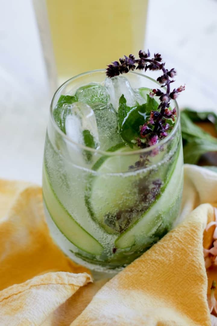 White Wine and Elderflower Spritz with Cucumber