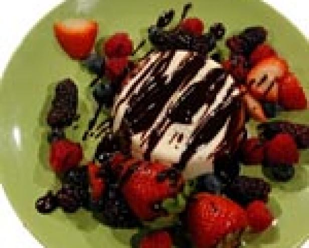 Honey-Infused Vanilla Panna Cotta